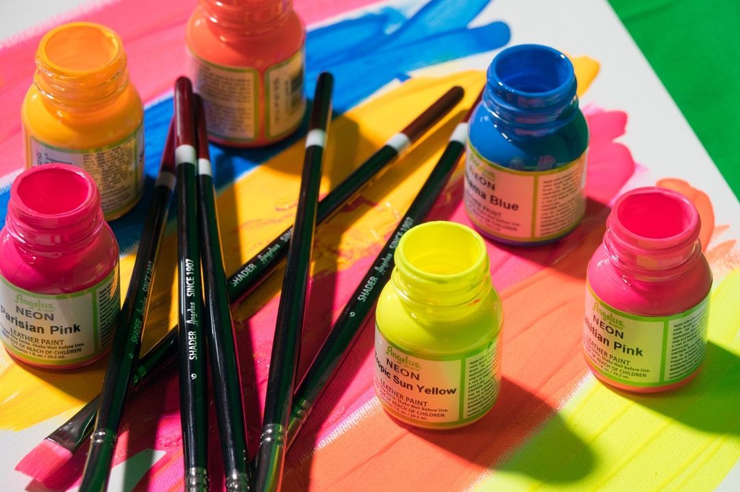 ANGELUS ACRYLIC PAINTS - FLURO NEON COLORS shoecare247